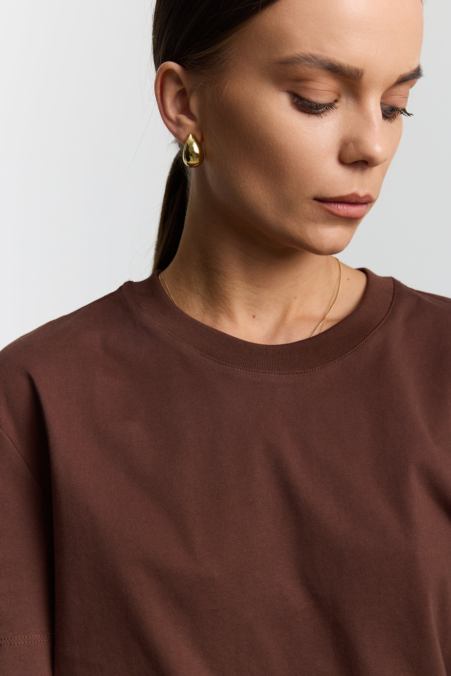 oversize czekoladowy t-shirt