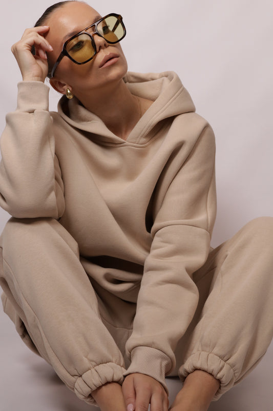 dresy oversize w kolorze beżowym