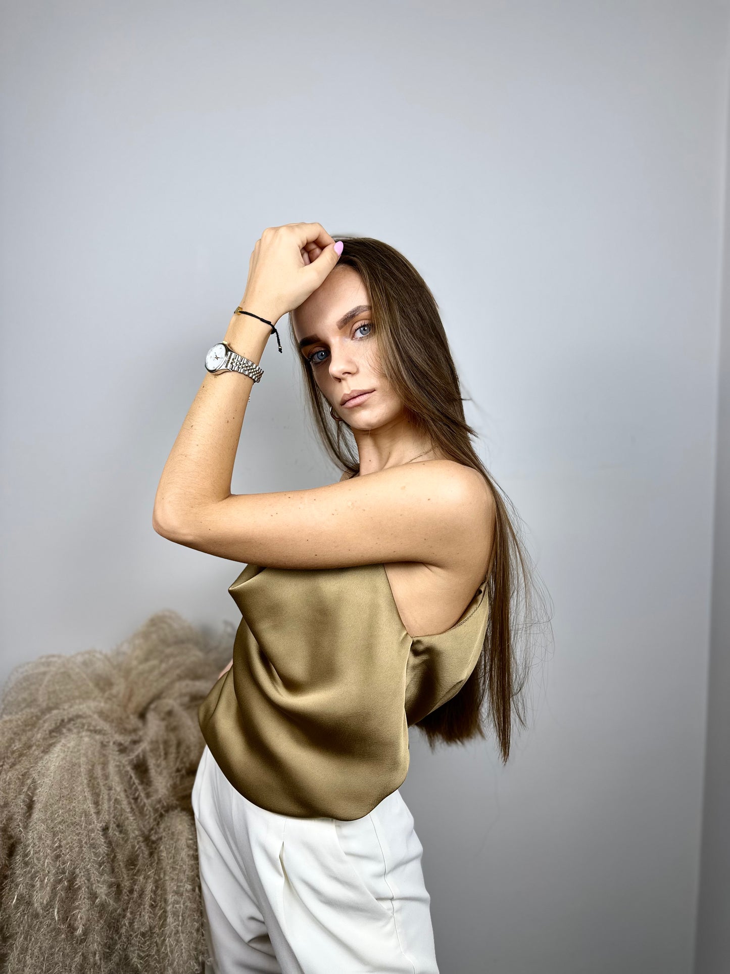 Elegancki top z satyny na ramiączkach